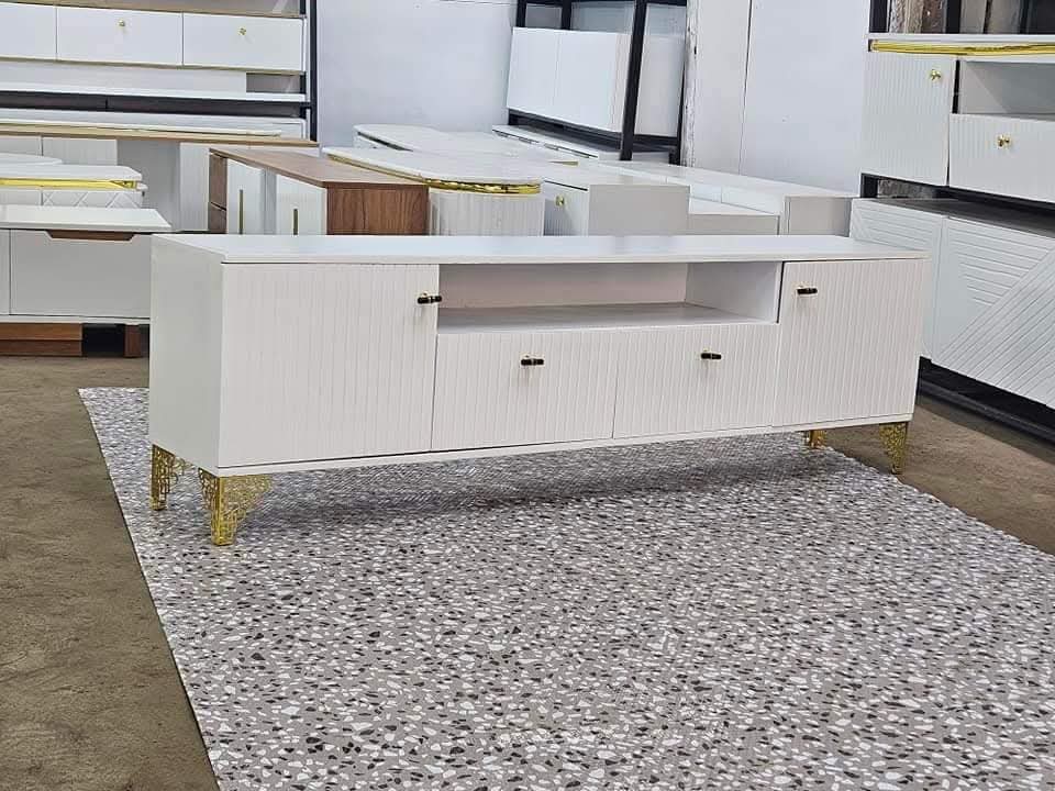 White Tv stand